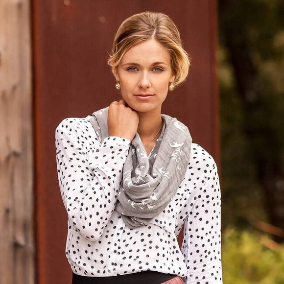 Bebe Au Lait Metro 5-in-1 Multi-Use Muslin Infinity Scarf Nursing - Picture 5 of 6